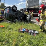 Zderzenie samochodu osobowego z autobusem MZK na rondzie w Opolu