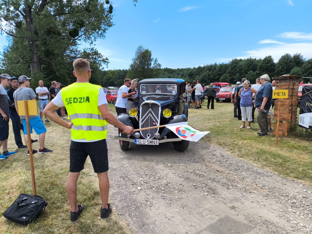 Klasyki motoryzacji na Zlotorajdzie w Kałach