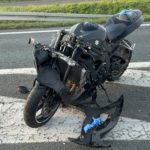 Wypadek we Wrzoskach, zderzenie motocyklisty z samochodem osobowym