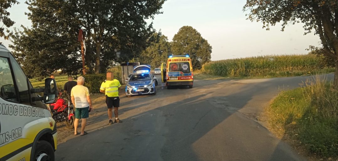 Zderzenie samochodu osobowego ze skuterem w Jełowej