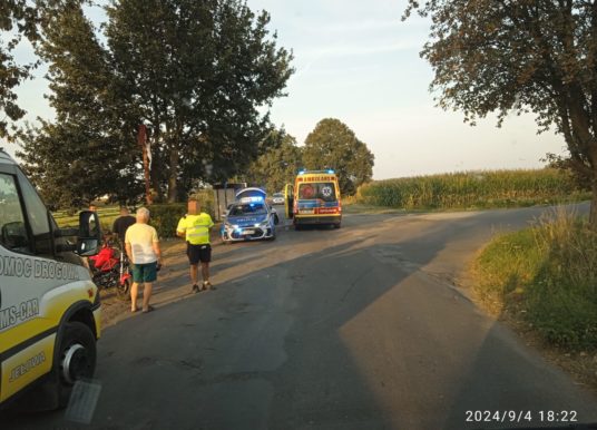 Zderzenie samochodu osobowego ze skuterem w Jełowej