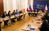 Sytuacja pogodowa jest lepsza niż przewidywały prognozy &#8211; uważa premier Donald Tusk