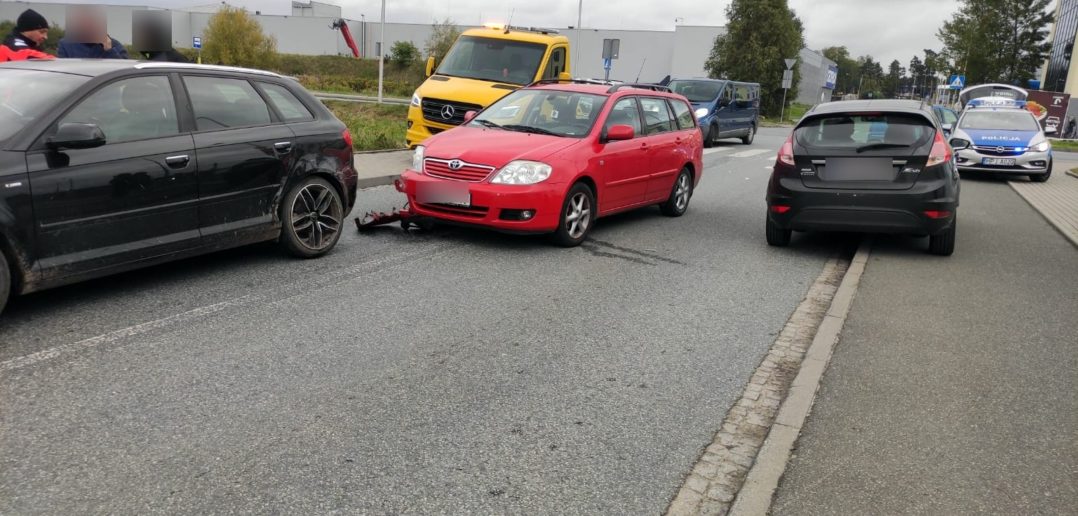 Wypadek niedaleko CWK w Opolu, do szpitala trafiło dziecko