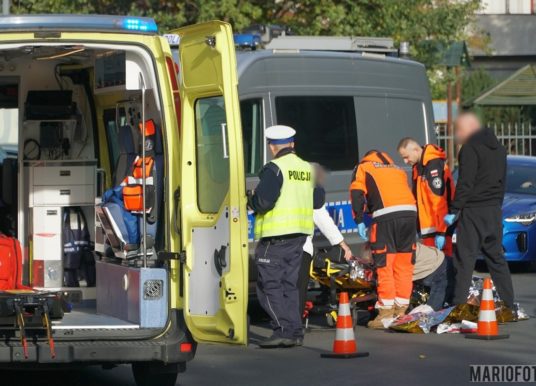 Wypadek na ul. Bielskiej w Opolu. 86-latek wtargnął pod nadjeżdżające auto.