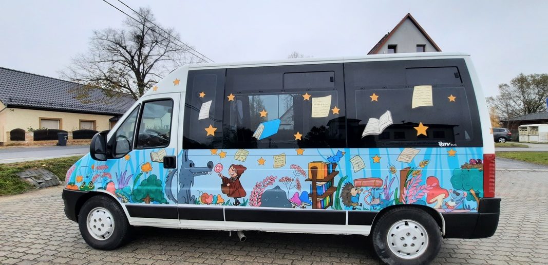 Mobilna biblioteka w Łubnianach, to pierwszy Bibliobus na Opolszczyźnie