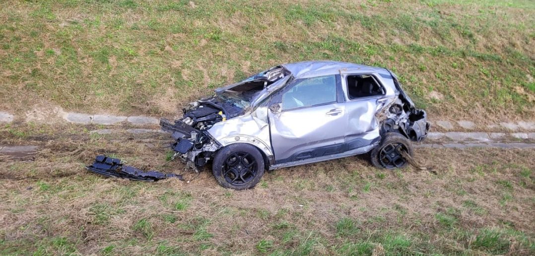 Dachowanie przy autostradzie A4 w miejscowości Prądy