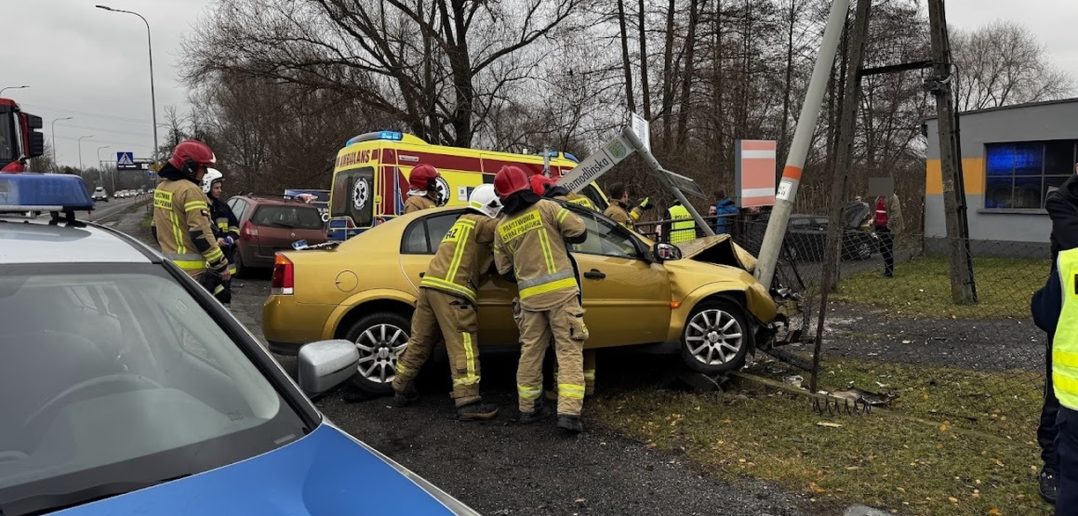 Zderzenie dwóch samochodów w Opolu-Chmielowicach