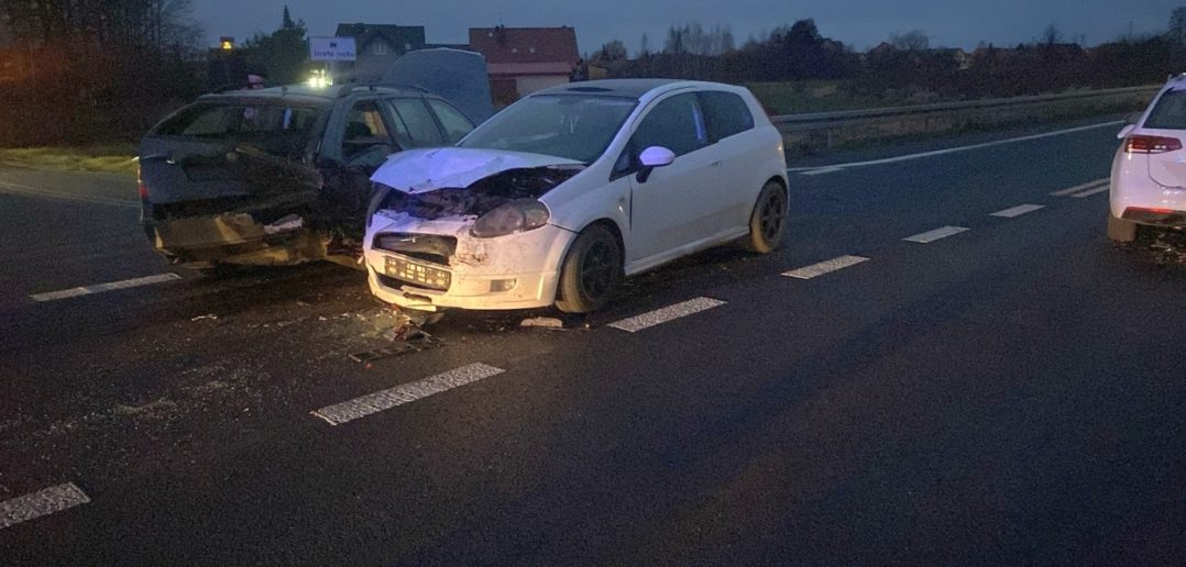 Zderzenie dwóch samochodów na obwodnicy Opola