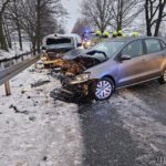 Czołowe zderzenie dwóch aut na trasie Stare Budkowice – Zagwiździe