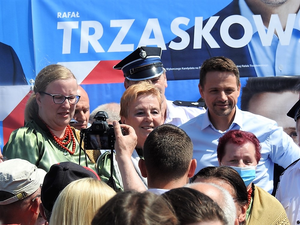 Rafał Trzaskowski – Nowa twarz polskiej polityki, która może zaskoczyć wszystkich – Felieton Krzysztofa Bielejewskiego