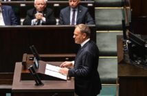 Tusk o bezpieczeństwie, NATO i Ukrainie. Mocne przemówienie Premiera &#8211; felieton Krzysztofa Bielejewskiego