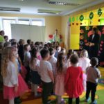 „Wychowywać, to znaczy kochać”. Rozmowa z Beatą Kołodziej – nauczycielką wychowania przedszkolnego