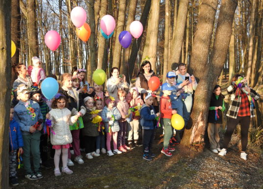 „Wiosna, ach to ty!” W Pokoju pożegnali zimę z eko-marzanną [GALERIA]