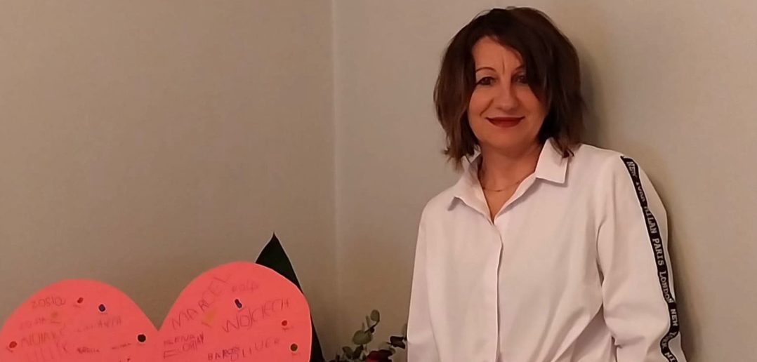 „Wychowywać, to znaczy kochać”. Rozmowa z Beatą Kołodziej – nauczycielką wychowania przedszkolnego