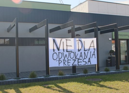 W Dobrzeniu znów protestują – poszło o odwołanie prezesa Prowodu