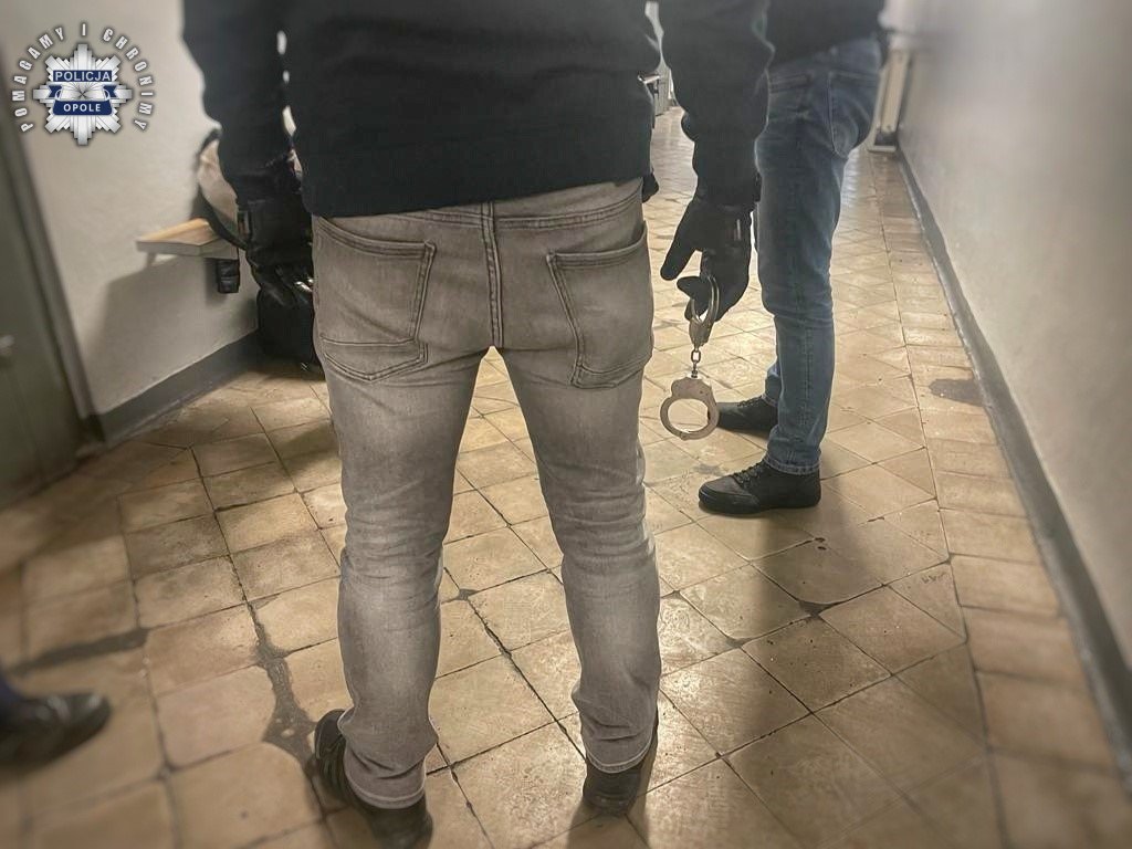 Obywatel Ukrainy wydalony z kraju za naruszenie nietykalności policjantów