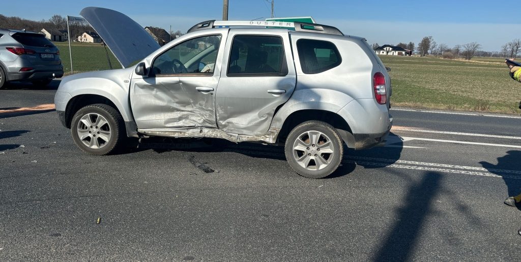 Zderzenie forda i dacii na obwodnicy Opola niedaleko ITD