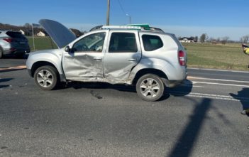 Zderzenie forda i dacii na obwodnicy Opola niedaleko ITD