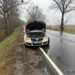 Zderzenie trzech samochodów w Zawadzie, dwie osoby w szpitalu
