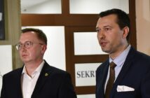 starosta Artur Włodarczyk i wicestarosta Sylwester Zabielny