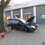 23-latka kierująca citroenem wjechała w ławkę w Komprachcicach