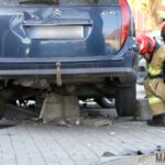23-latka kierująca citroenem wjechała w ławkę w Komprachcicach