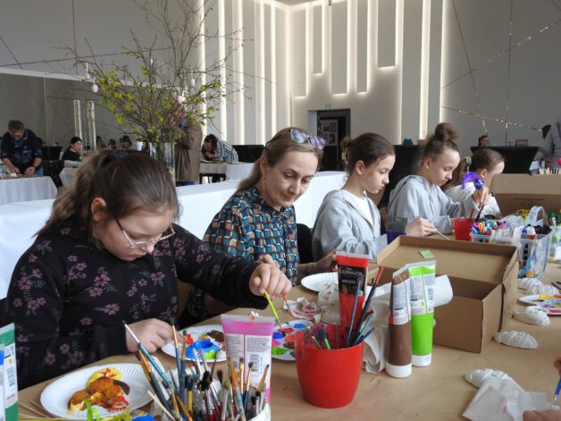 Pisanki, rękodzieło i domowe wypieki. Jarmark wielkanocny w Dobrzeniu Wielkim