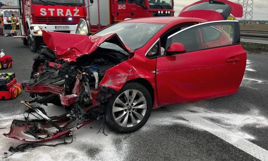 Wypadek na autostradzie A4, cztery osoby zabrane do szpitala