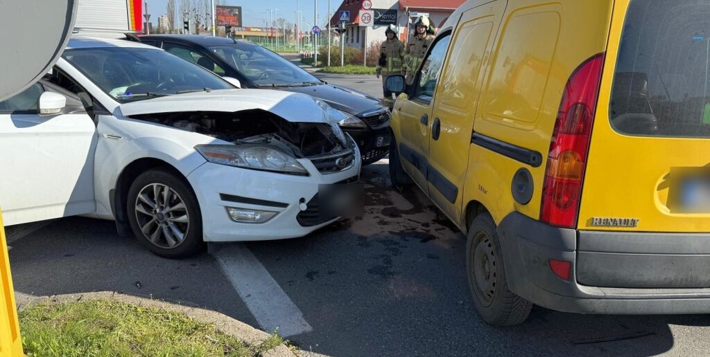 Wypadek na skrzyżowaniu ulic Sosnkowskiego i Horoszkiewicza w Opolu
