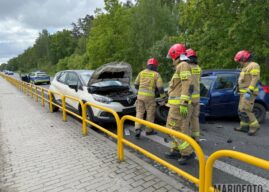Wypadek w Walidrogach. Zderzyły się 3 samochody osobowe