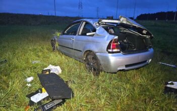 Wypadek w Zawadzie. Dachowało BMW