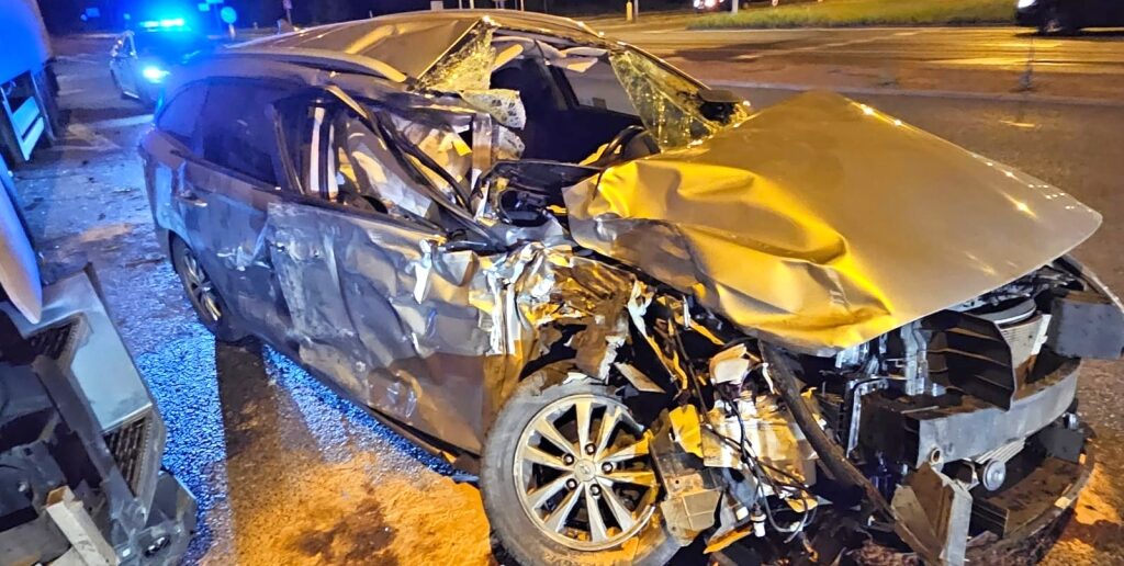 Wypadek na obwodnicy Opola. Ciężarówka zderzyła się z samochodem osobowym