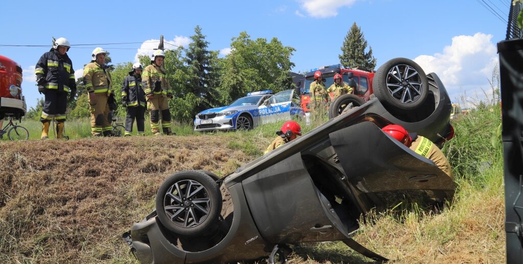 Wypadek w Winowie, kierująca toyotą straciła panowanie nad kierownicą