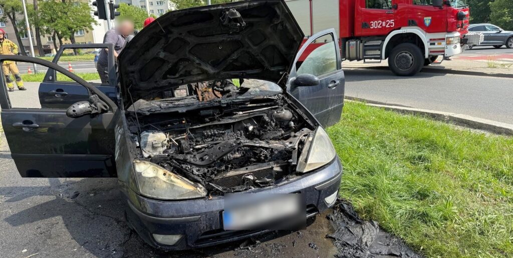 Na ul. Wrocławskiej w Opolu płonął samochód