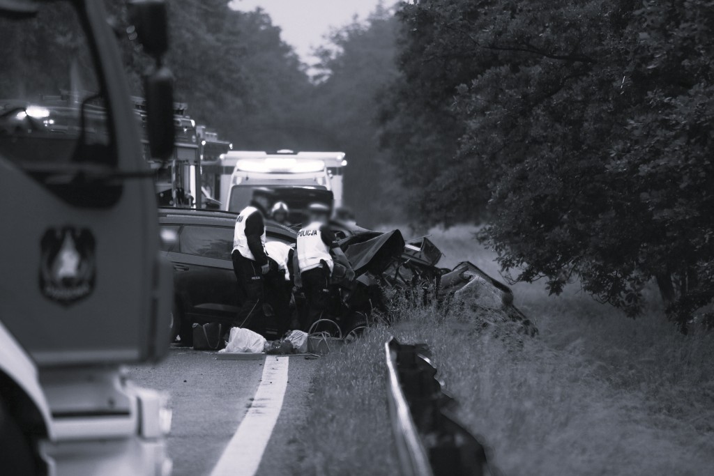 Poszukiwani świadkowie i autor nagrania śmiertelnego wypadku w Dąbrowie