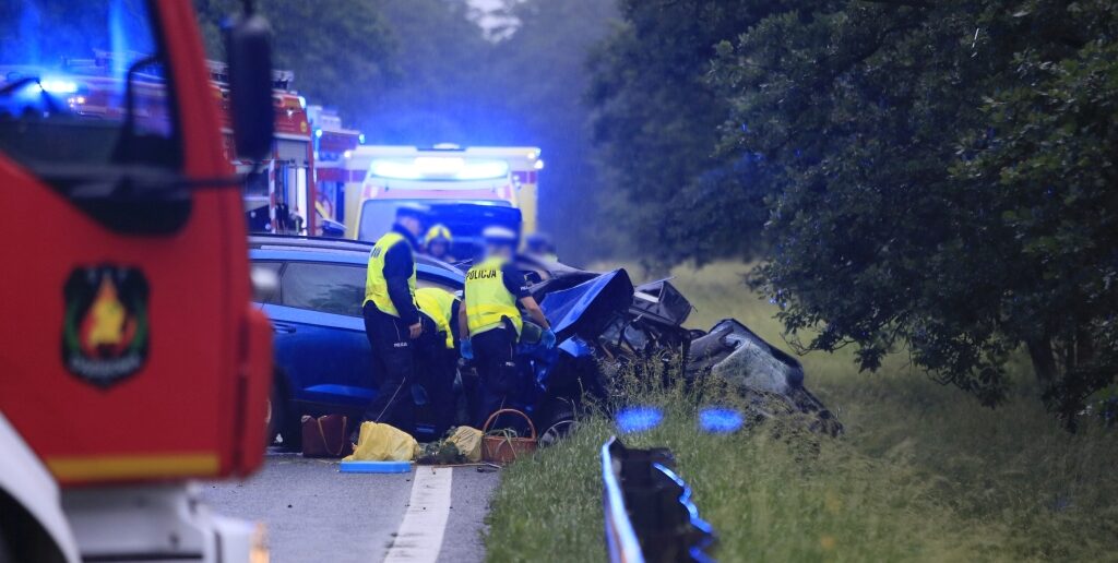 Śmiertelny wypadek na DK46 w Dąbrowie – dwie osoby zginęły na miejscu