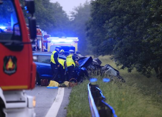 Śmiertelny wypadek na DK46 w Dąbrowie – dwie osoby zginęły na miejscu