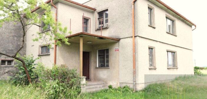 NA SPRZEDAŻ. Dom w Chróścicach – 180 m², działka 9 arów [ZDJĘCIA]