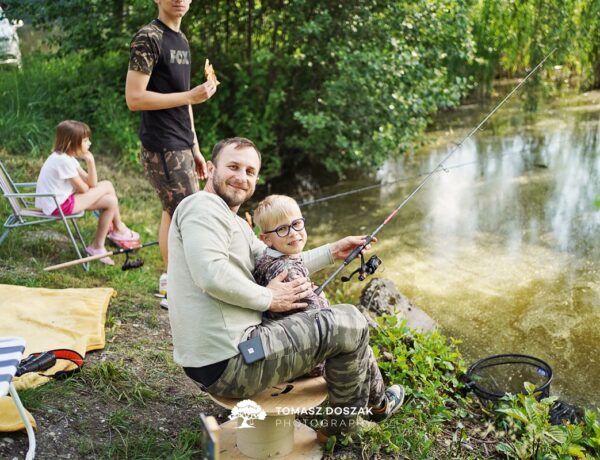 Wędkarski Dzień Dziecka. Prawie setka dzieci łowiła na Okoniówce