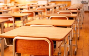 Szkolne ławki na lekcjach religii pustoszeją…