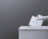Demokracja na rozdrożu: co zostało z wyborczej urny?