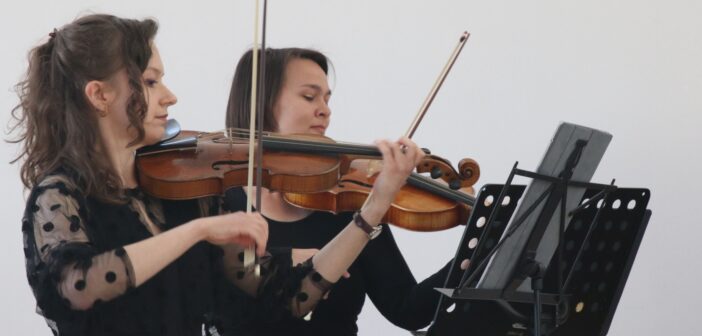 Drugi dzień Festiwalu Muzyki Zabytkowych Parków i Ogrodów im. C.M. von Webera w Pokoju [GALERIA]