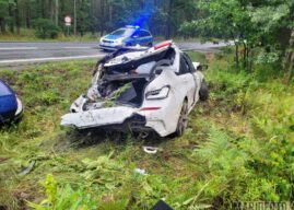 Kolizja na DK46 na trasie Opole–Nysa. BMW i Volkswagen w rowie