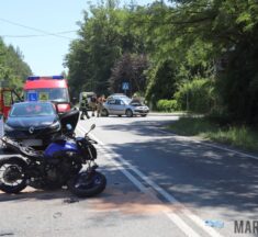 Kolizja z udziałem motocykla w Kup, a chwile później pożar dwóch aut