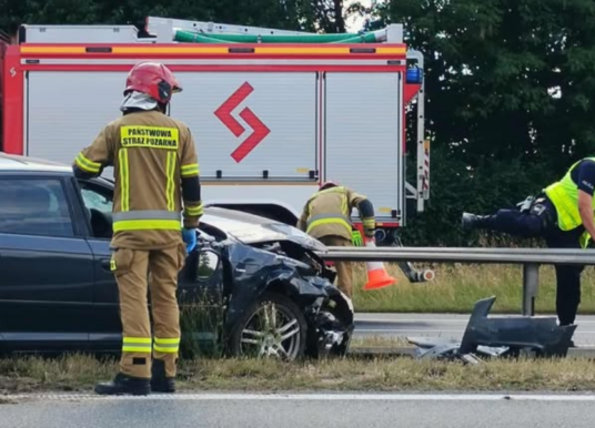 Wypadek na autostradzie A4, pomogli strażacy wracający z akcji Strażak na Szlaku