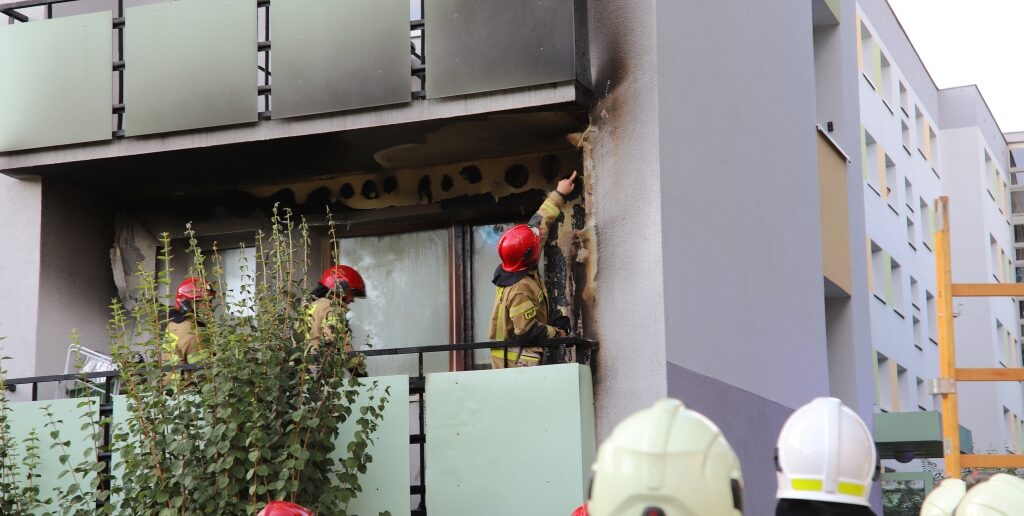 Pożar mieszkania przy ul. Grota-Roweckiego w Opolu Pożar mieszkania przy ul. Grota-Roweckiego w Opolu
