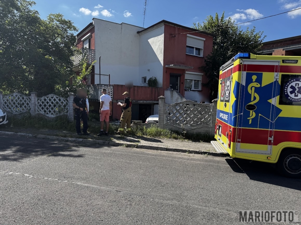 Kierowca toyoty wjechał w kobietę siedzącą przed garażem