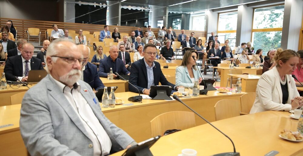 Sesyjny teatrzyk Komarzyńskiego