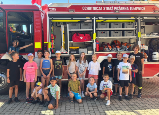 Strażacy, kultura i mieszkańcy razem dla dzieci – wyjątkowe półkolonie w Tułowicach