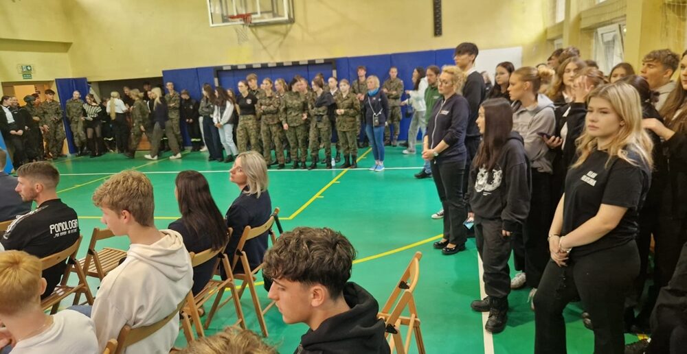 Pomologia w Prószkowie świętuje &#8211; szkoła mundurowa i sportowa na miarę XXI wieku